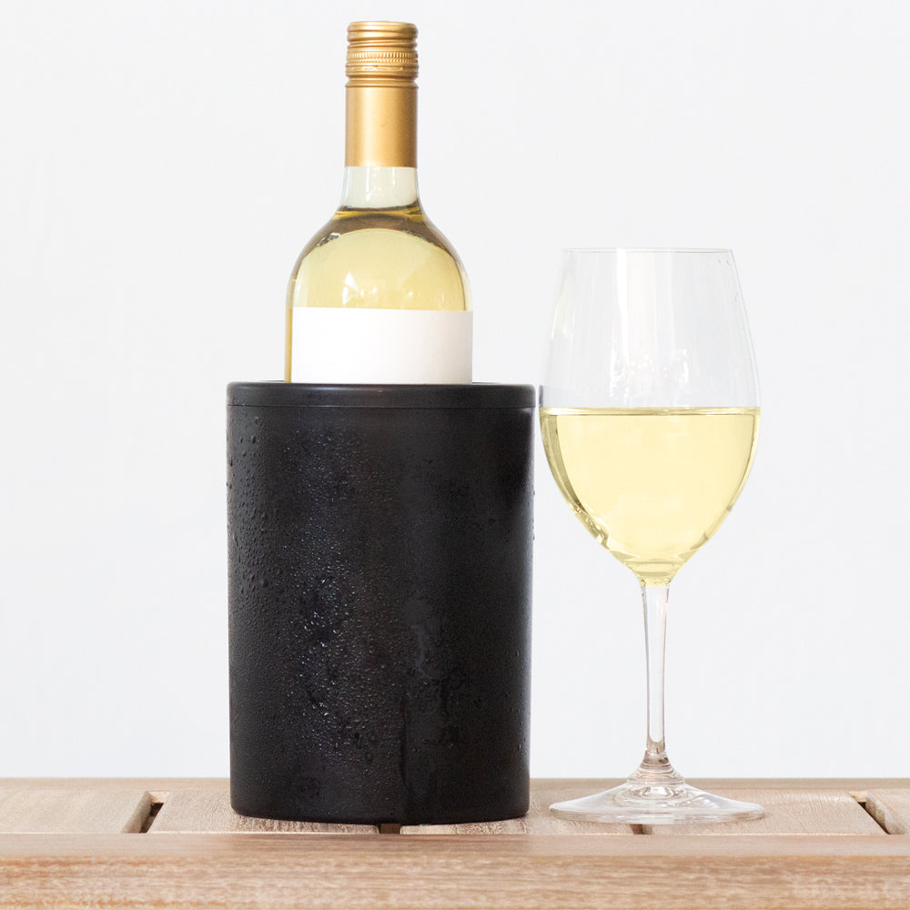 Iceless wine bottle chiller with proprietary gel chills any room-temperature red or white wine to its ideal temperature for up to 6 hours. By ChillnJoy.